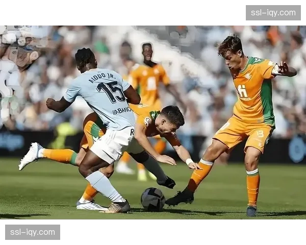 奥萨苏纳2-2战平塞维利亚,客队门将布努最后时刻扑出点球 奥萨苏纳2-2战平塞维利亚,客队门将布努最后时刻扑出点球